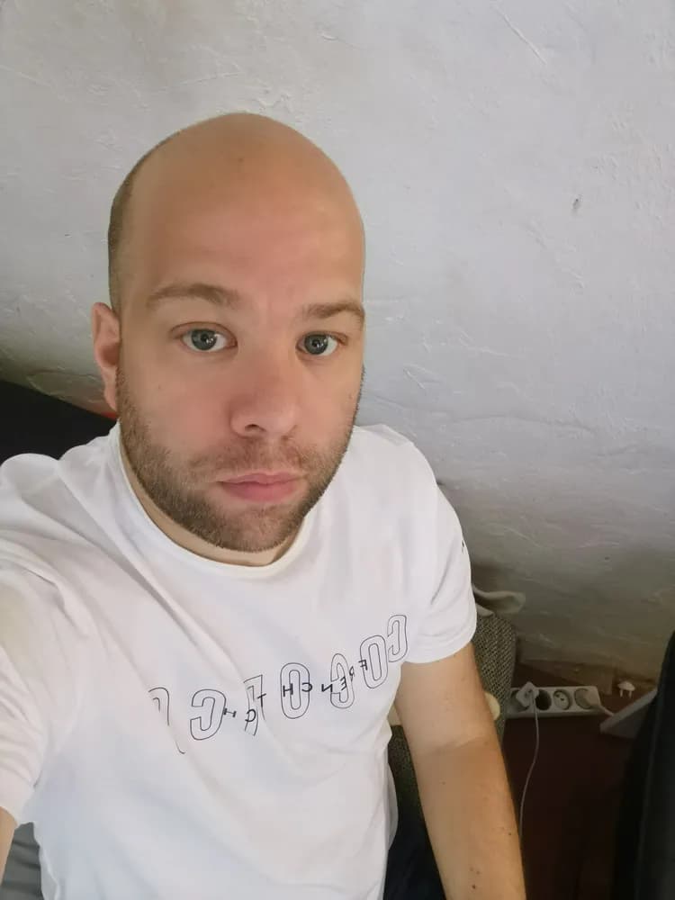 Profil de Giulian, 22 ans, Plan cul à La Ferrière (Berne)