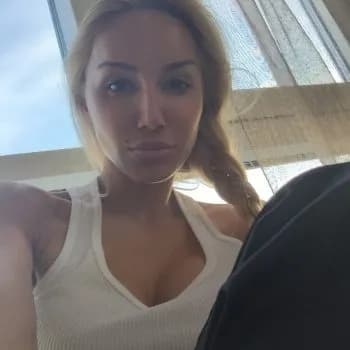 Profil de Silya, 25 ans, Plan cul à Pura (Tessin)