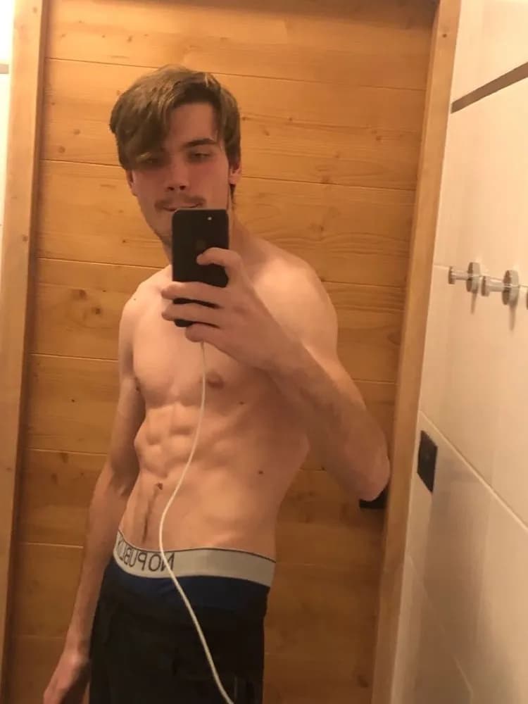 Profil de Tylio, 27 ans, Plan cul à Lostallo (Grisons)