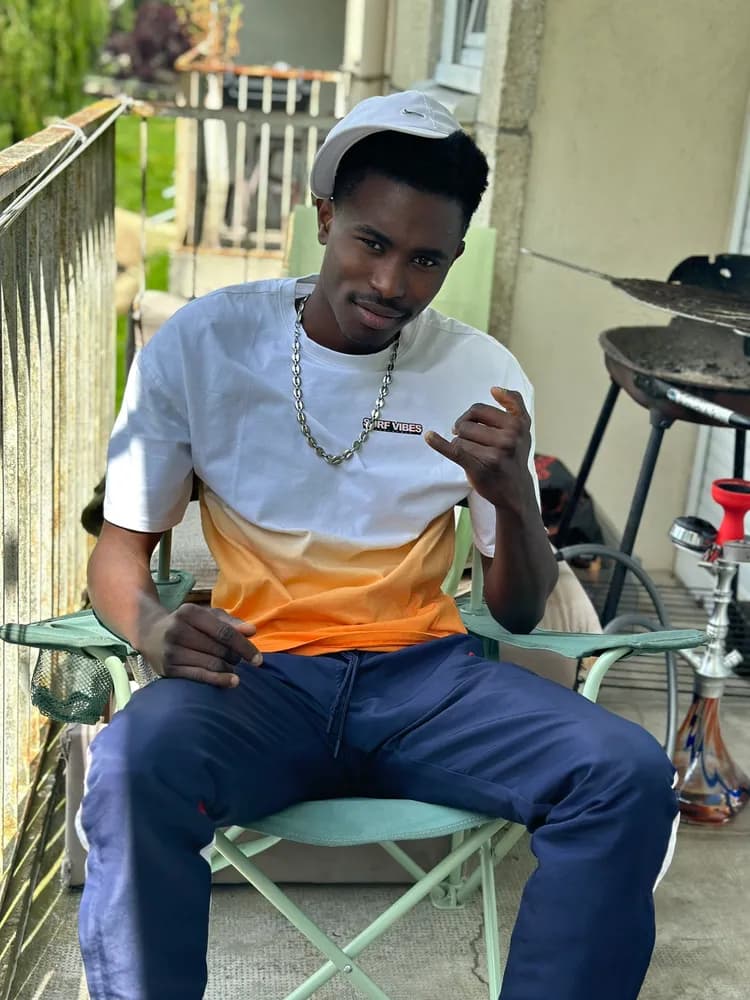 Profil de Célestin, 23 ans, Plan cul à Mesocco (Grisons)