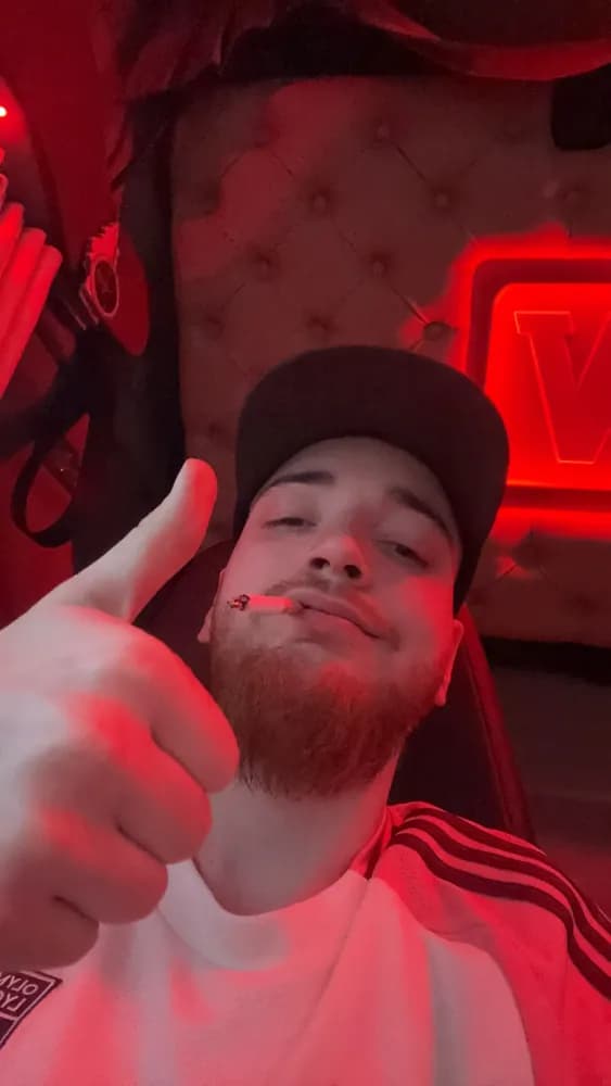 Profil de Adonis, 22 ans, Plan cul à Moneto (Tessin)