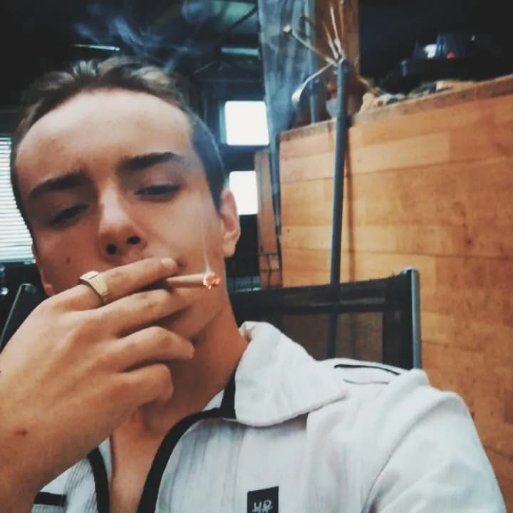 Profil de Suleyman, 26 ans, Plan cul à Valangin (Neuchâtel)