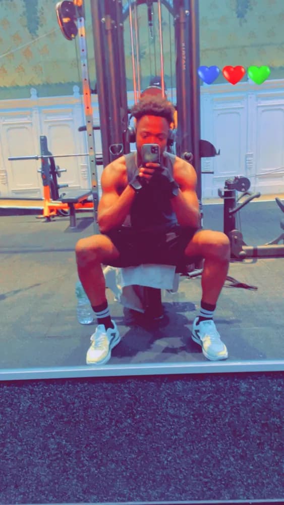 Profil de Adil, 33 ans, Plan cul à Cronay (Vaud)