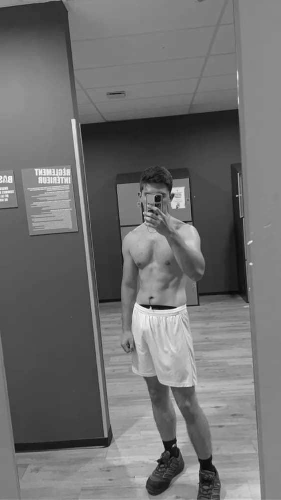 Profil de Florian, 33 ans, Plan cul à Valangin (Neuchâtel)