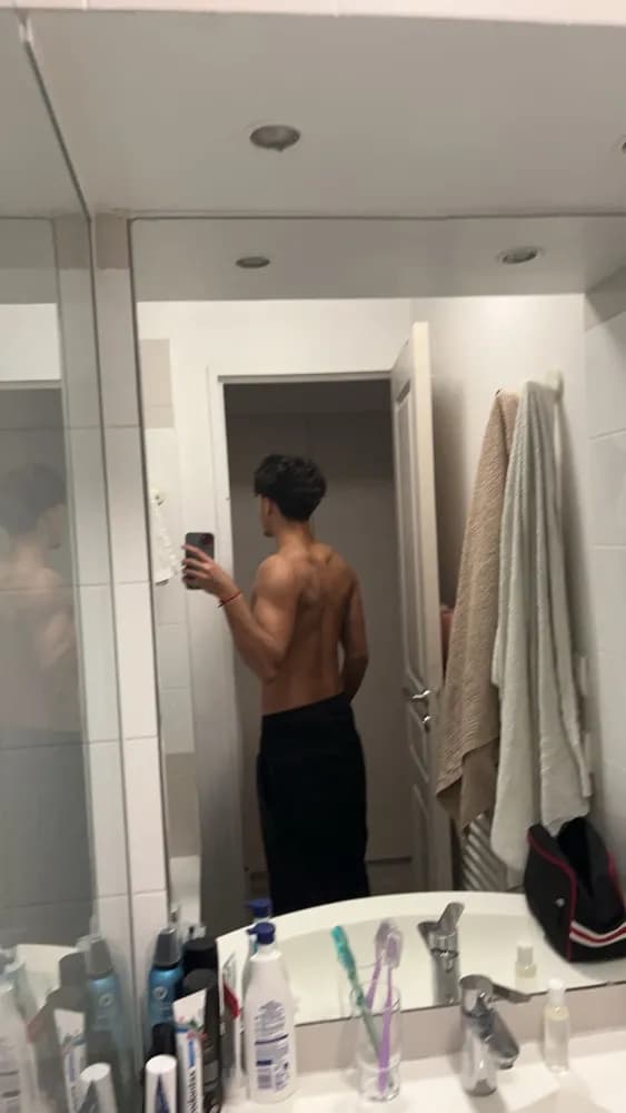 Profil de Lyvio, 26 ans, Plan cul à Borgnone (Tessin)