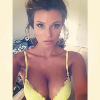 Profil de Nora, 31 ans, Plan cul à Sent (Grisons)