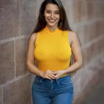 Profil de Nadine, 22 ans, Plan cul à Tenna (Grisons)