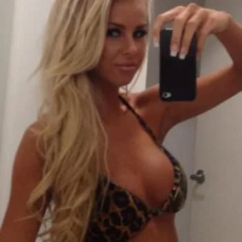 Profil de Emmy, 25 ans, Plan cul à Oron-le-Châtel (Vaud)