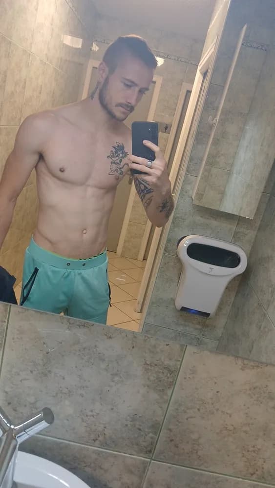 Profil de Alistair, 26 ans, Plan cul à Sevgein (Grisons)