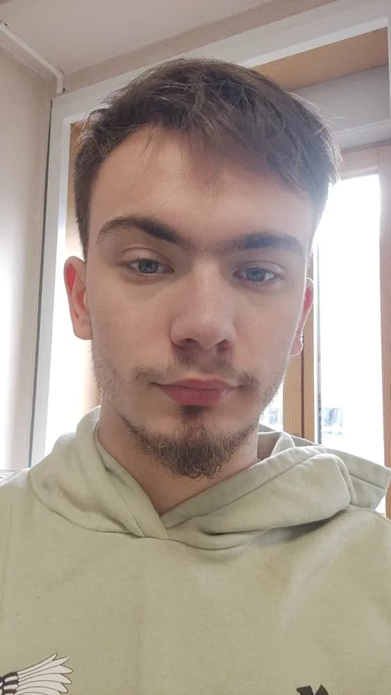 Profil de Corentin, 25 ans, Plan cul à Chiasso (Tessin)