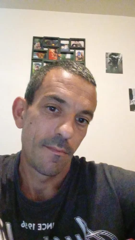 Profil de Neven, 26 ans, Plan cul à Lausanne (Vaud)