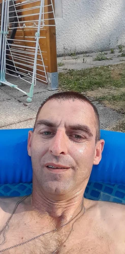 Georges - Plan cul à Carrouge VD Profil de Georges, 29 ans, Plan cul à Carrouge VD (Vaud)