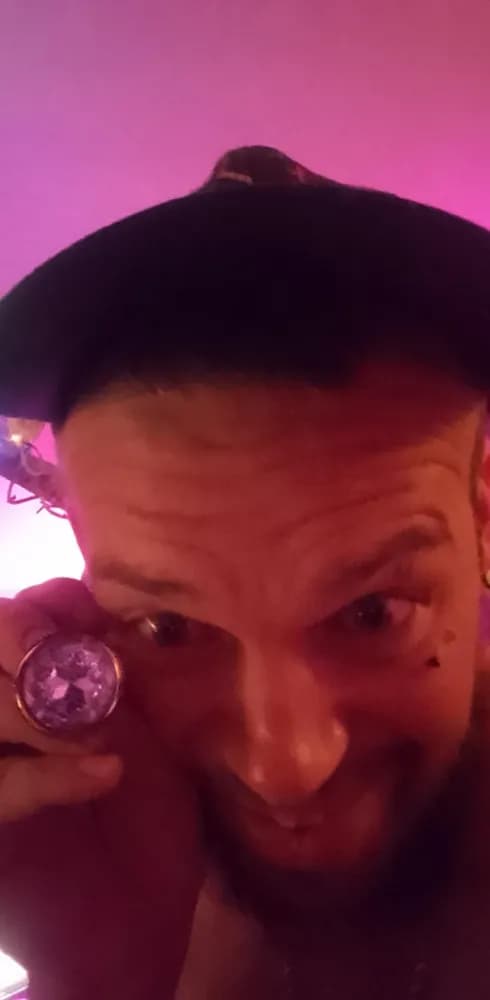 Solal - Plan cul à Sottens Profil de Solal, 21 ans, Plan cul à Sottens (Vaud)